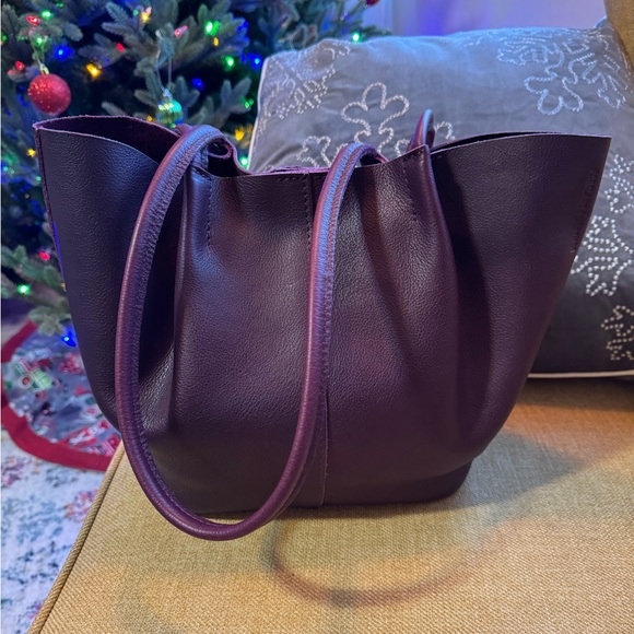 EUC PLG Plum Large Devan Tote 💜 - Picture 3 of 7